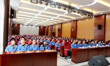 农历新年第一会 | 云顶国际官网纸业2022年度总结表彰暨2023年冲刺奋进大会隆重召开